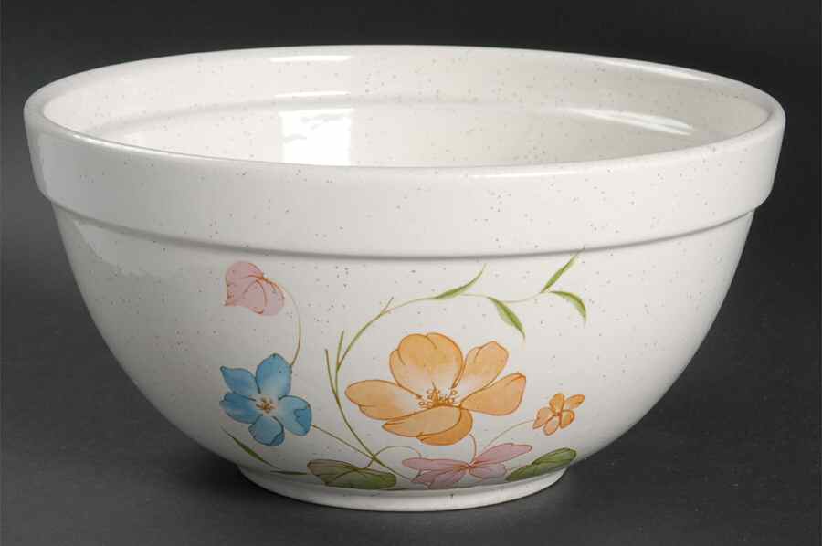 Poppy (Off White Background) 8" Mixing Bowl by Treasure Craft-1