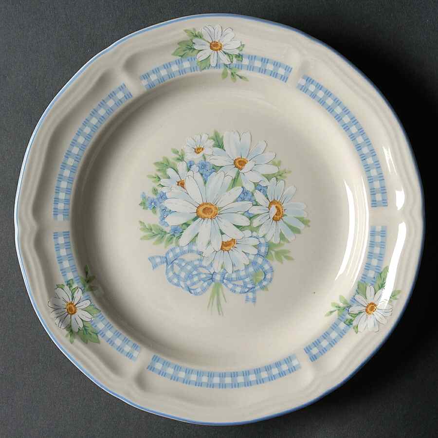 Daisy Bouquet Salad Plate by Tienshan-1