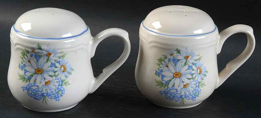Daisy Bouquet Salt & Pepper Set by Tienshan-1