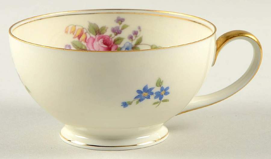 Queensrose (Smooth #159) Footed Cup by Tirschenreuth-1