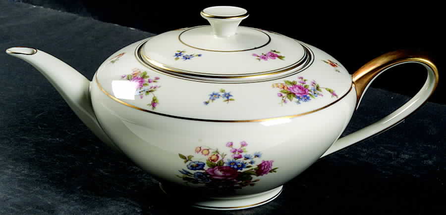 Queensrose (Smooth #159) Teapot & Lid by Tirschenreuth-1