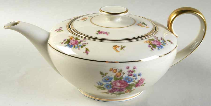 Queensrose (Smooth #159) Teapot & Lid by Tirschenreuth-1