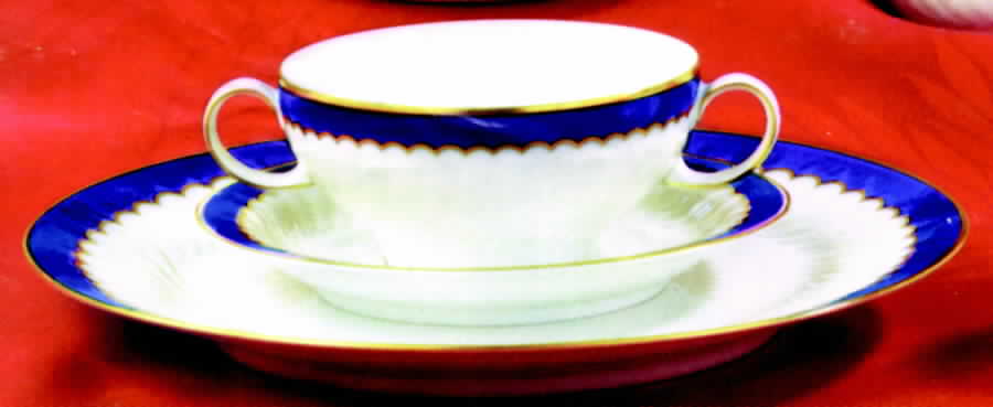 Petershof Flat Cream Soup Bowl & Saucer Set by Tirschenreuth-1