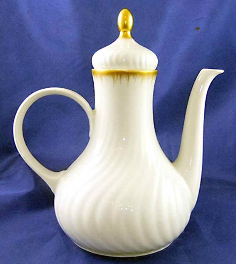 Belvedere Coffee Pot & Lid by Tirschenreuth-1
