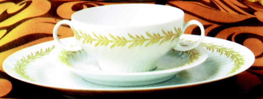Golden Garland Dinner Plate by Tirschenreuth-1