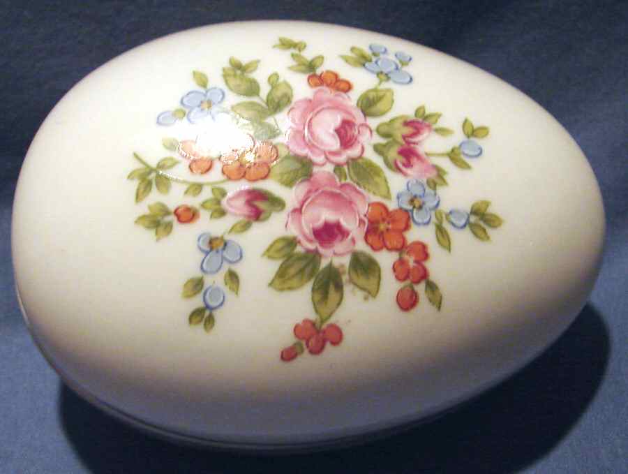 Garland Small Egg Box & Lid by Tirschenreuth-1