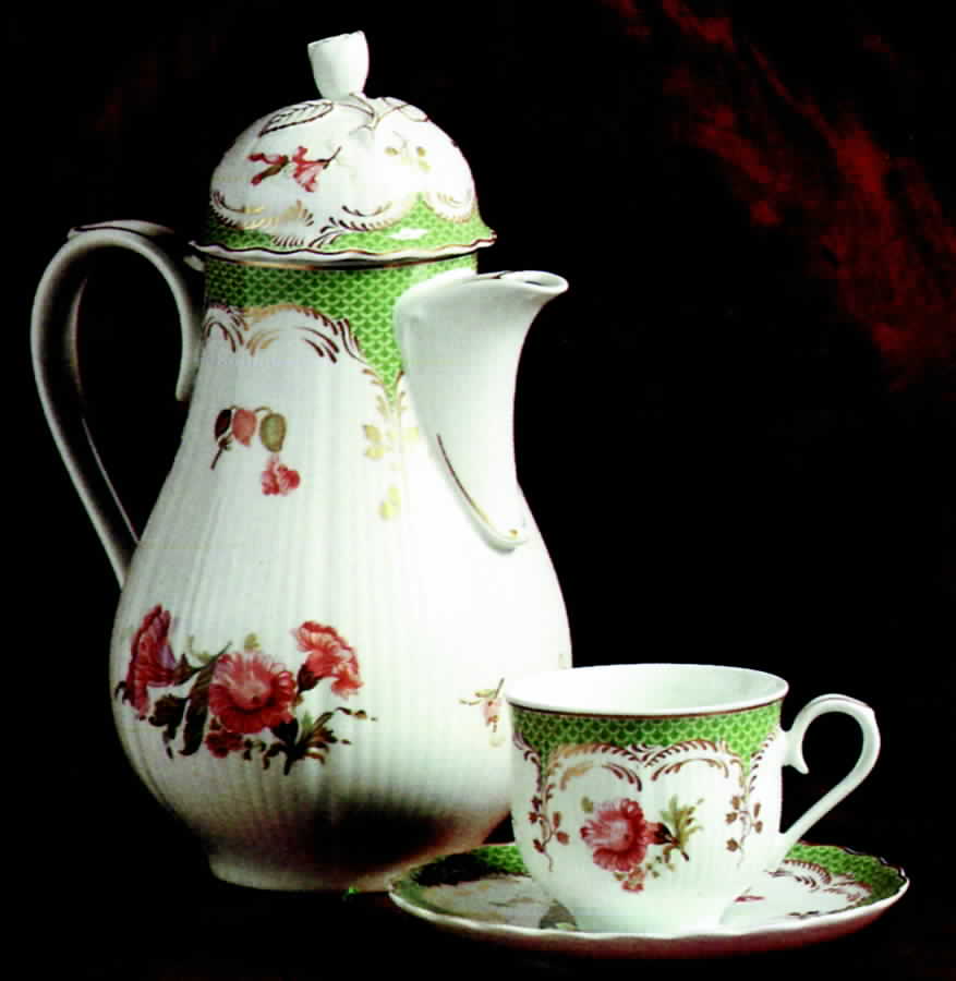Hofgarten Flat Cup & Saucer Set by Tirschenreuth-1