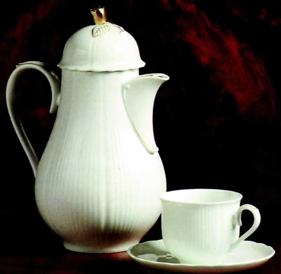 Prinzess Coffee Pot & Lid by Tirschenreuth-1