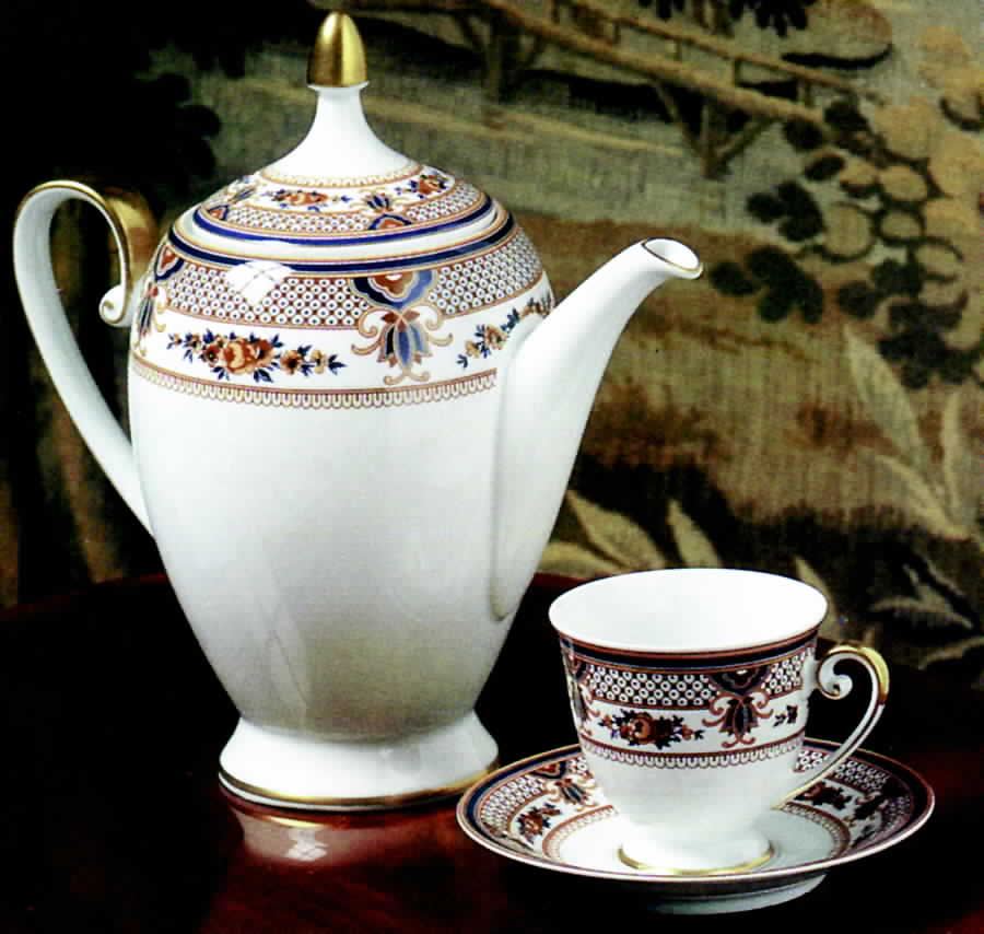 Alhambra Coffee Pot & Lid by Tirschenreuth-1