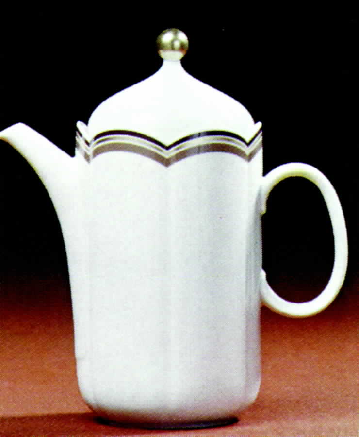 Bordura Coffee Pot & Lid by Tirschenreuth-1