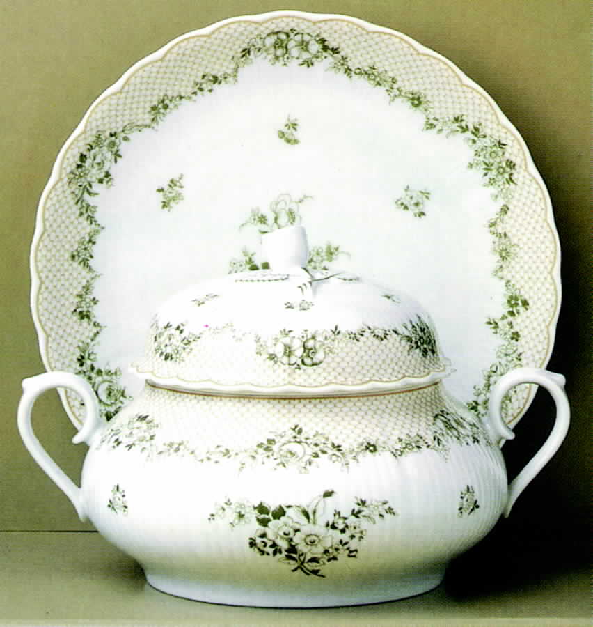 Rosengarten Dinner Plate by Tirschenreuth-1
