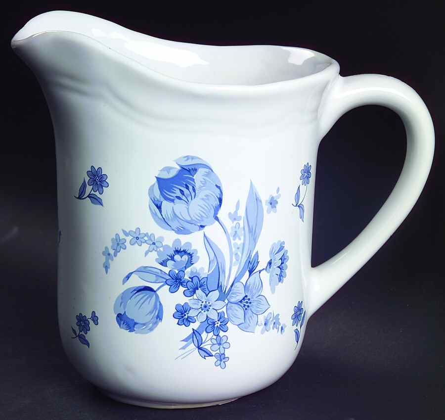 Jardin Bleu 32 Oz Pitcher by Tienshan-1