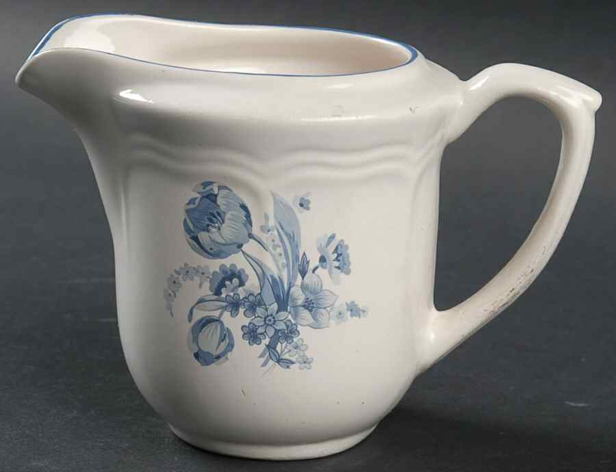 Jardin Bleu Creamer by Tienshan-1