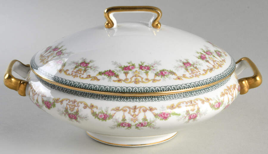TRV213 Round Covered Vegetable by Tressemanes & Vogt-1