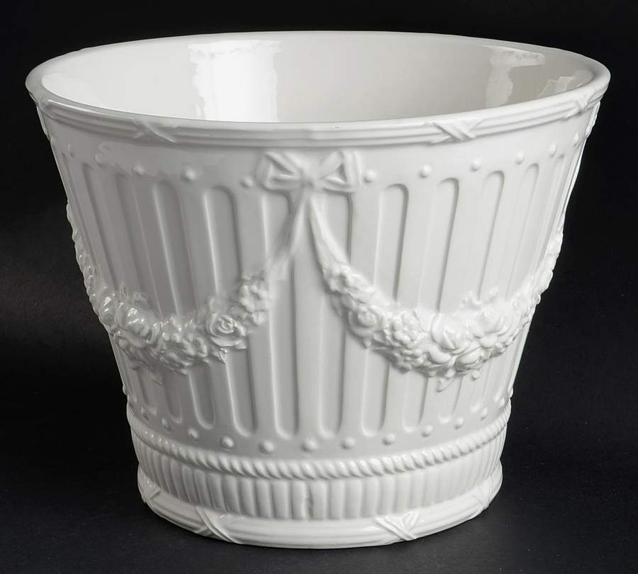 White Garland 7" Cachepot by Tiffany-1