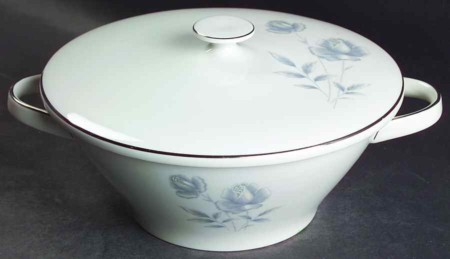 3946 Round Covered Vegetable by Tirschenreuth-1