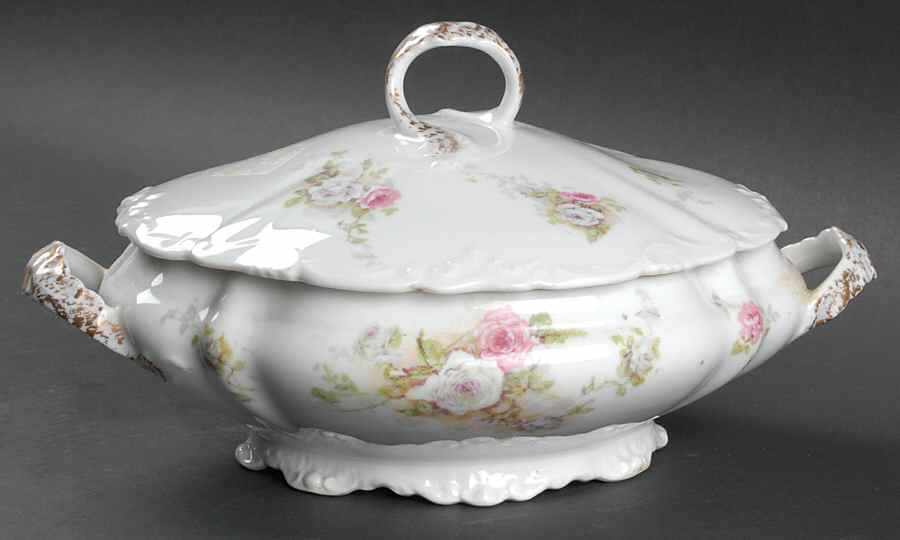 TRV217 Round Covered Vegetable by Tressemanes & Vogt-1