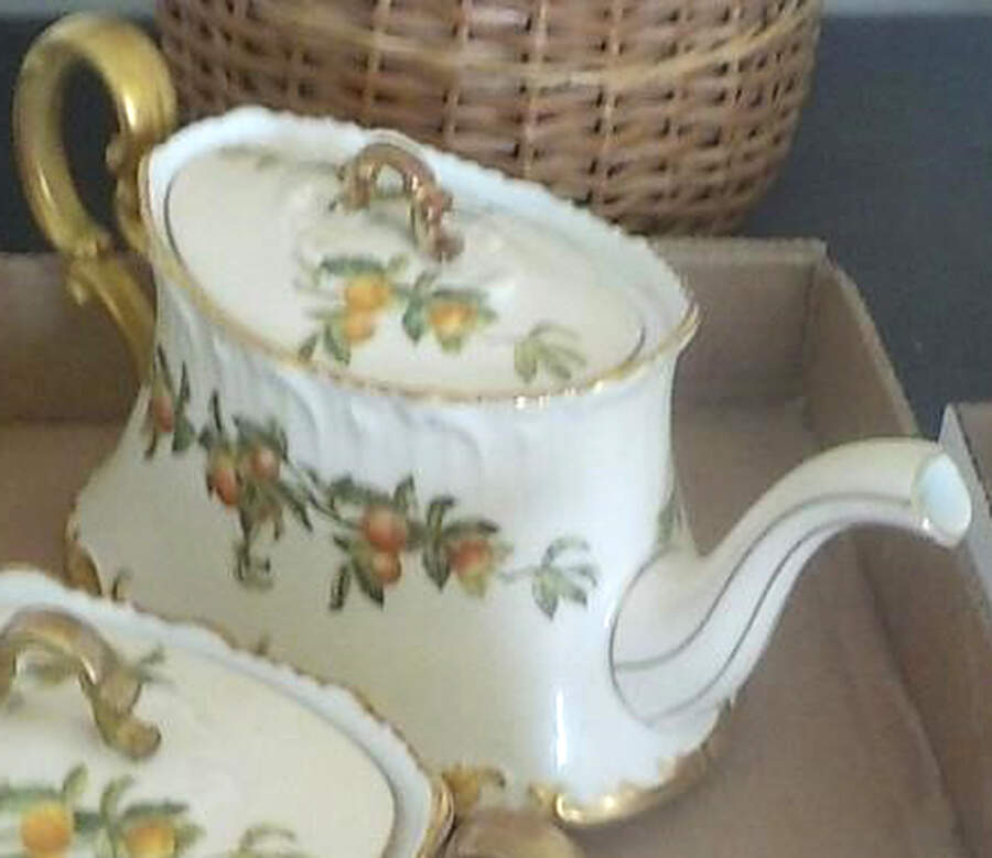 TRV233 Teapot & Lid by Tressemanes & Vogt-1