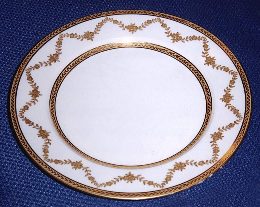 TRV235 Dinner Plate by Tressemanes & Vogt-1