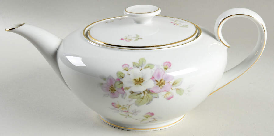Apple Blossom (Cream Background) Teapot & Lid by Tirschenreuth-1