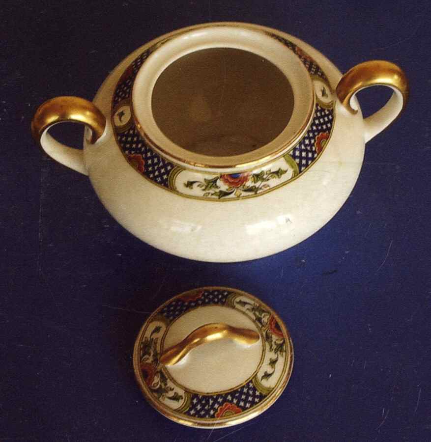TRV158 Sugar Bowl & Lid by Tressemanes & Vogt-1