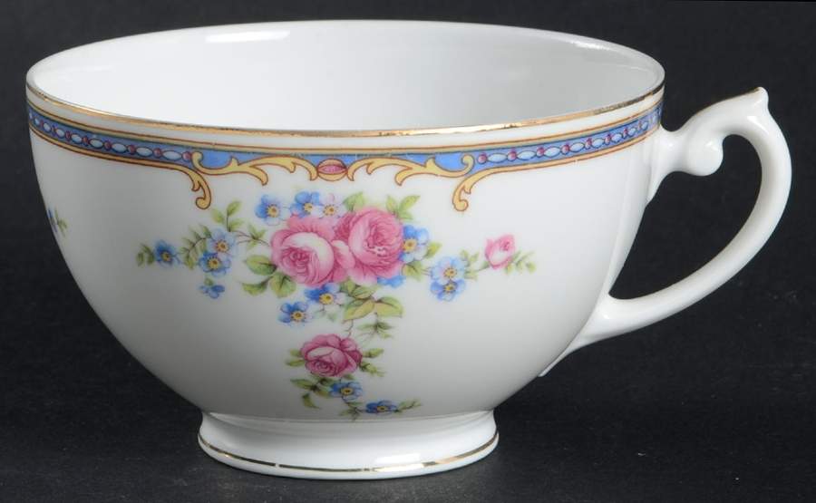 THU165 Footed Cup by Thun-1
