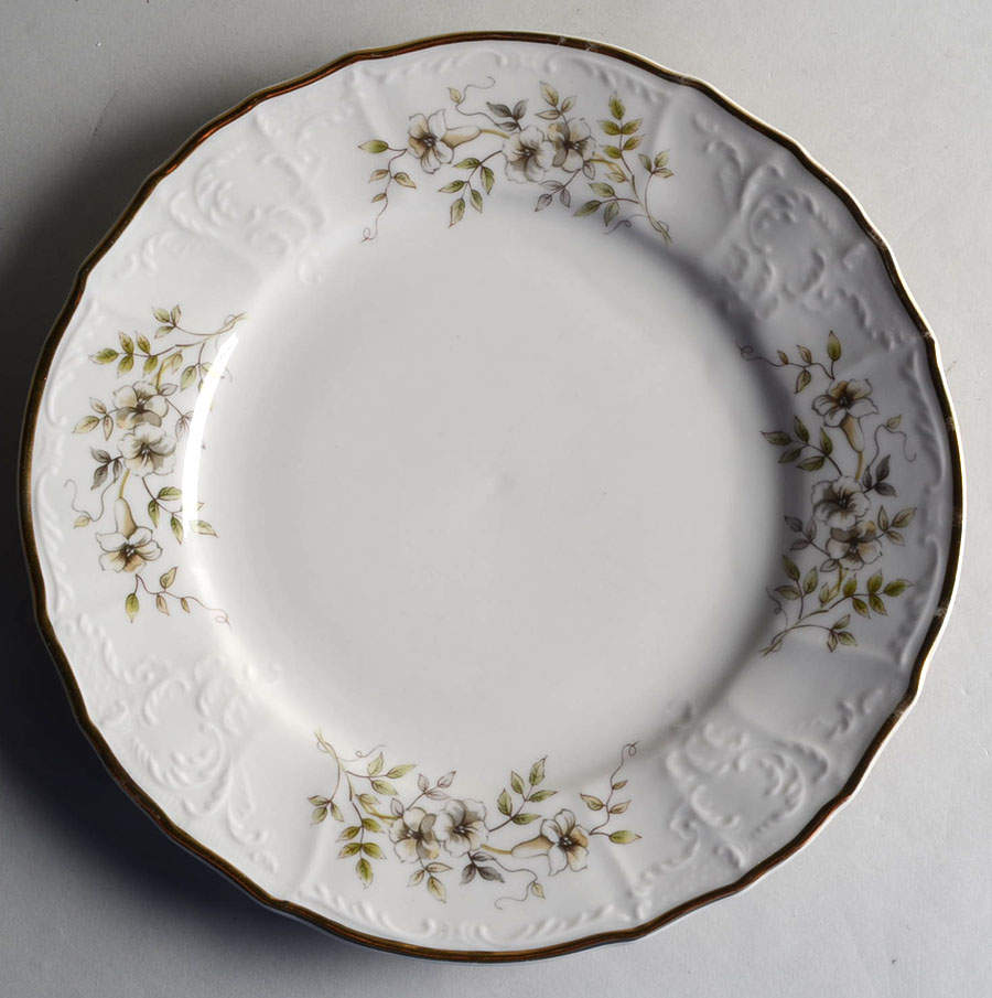 Blossom Dinner Plate by Thun-1