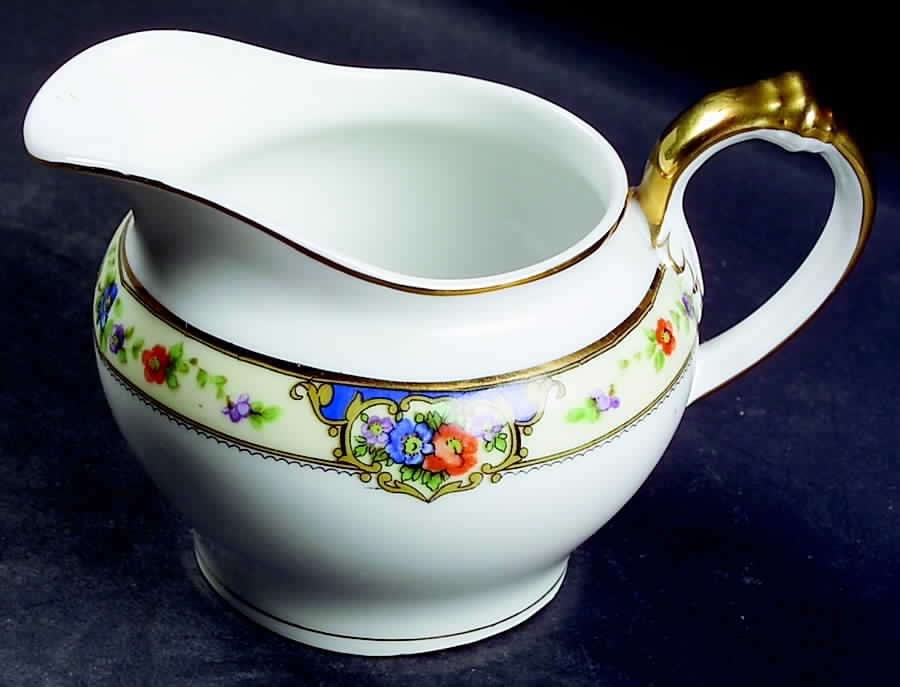 Granada Creamer by Thun-1