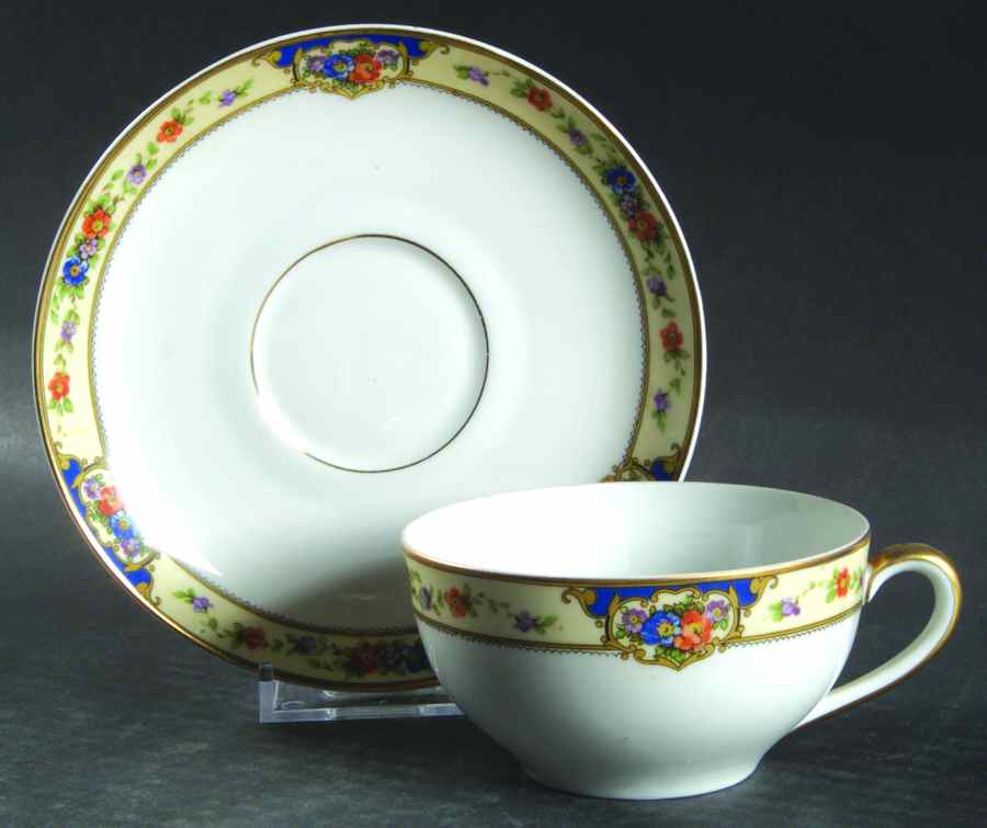 Granada Flat Cup & Saucer Set by Thun-1