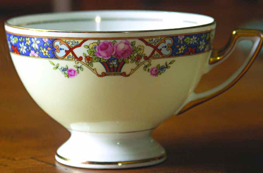 THO171 Footed Cup by Thomas-1