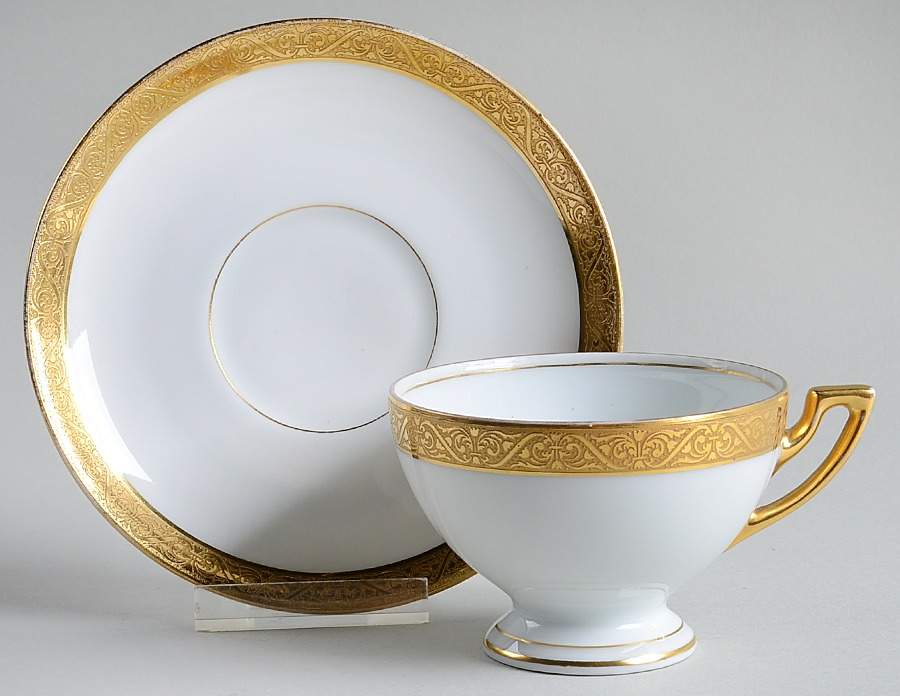 09128 Footed Cup & Saucer Set by Thomas-1
