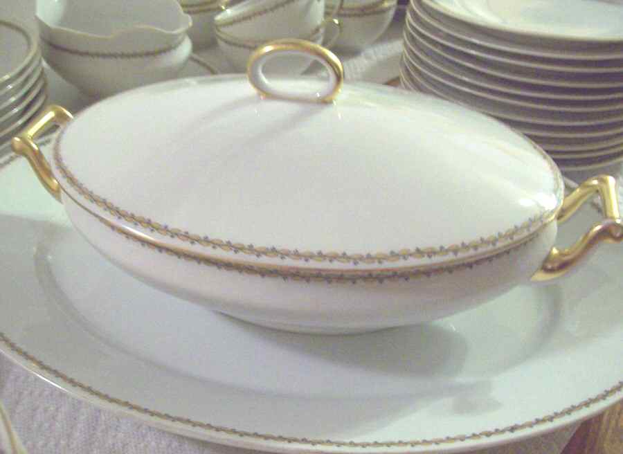 2790 Oval Covered Vegetable by Thomas-1