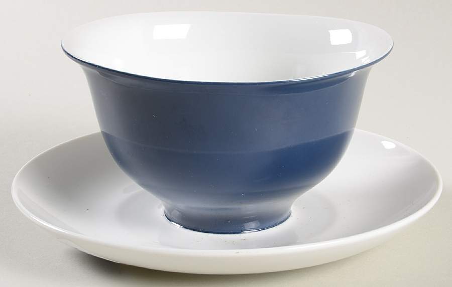 Decor 79 Gravy Boat with Attached Underplate by Thomas-1
