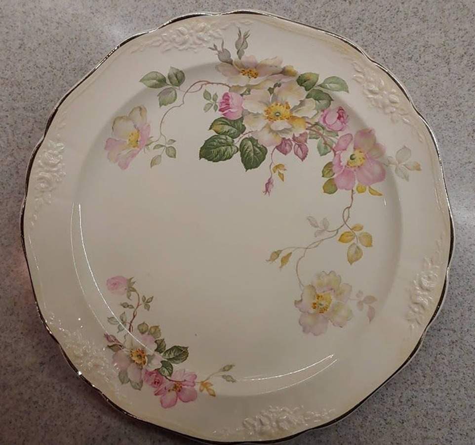 TST423 Luncheon Plate by Taylor, Smith & Taylor (Ts&T)-1