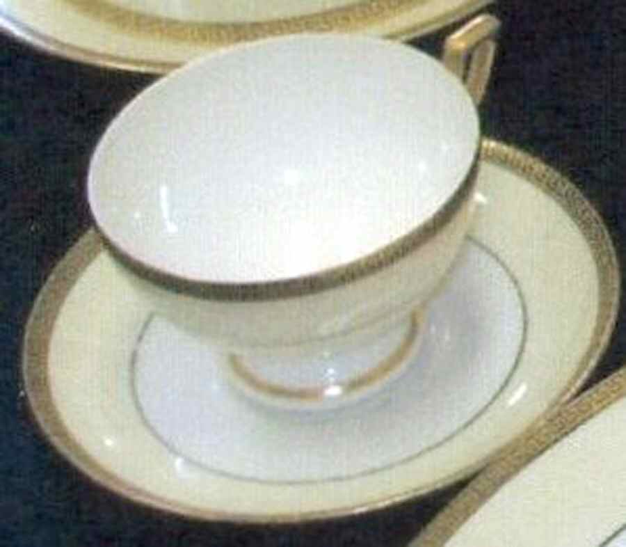 THO179 Footed Cup & Saucer Set by Thomas-1