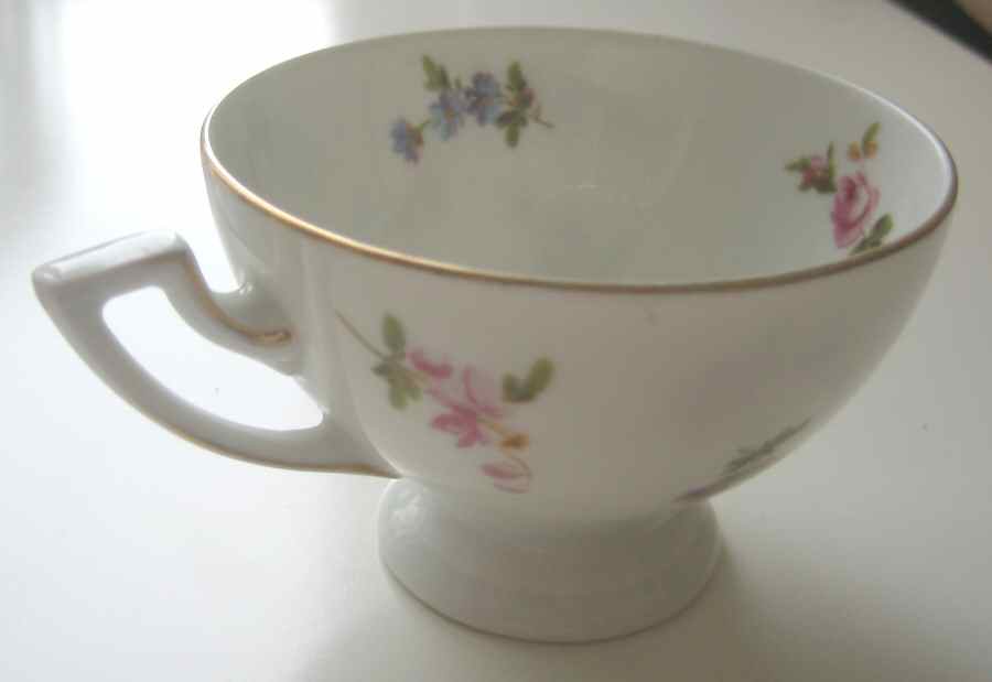 2281 Footed Cup by Thomas-1