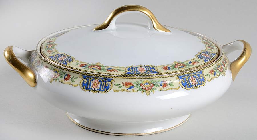 TRV284 Round Covered Vegetable by Tressemanes & Vogt-1