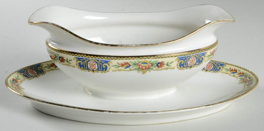 TRV284 Gravy Boat with Attached Underplate by Tressemanes & Vogt-1