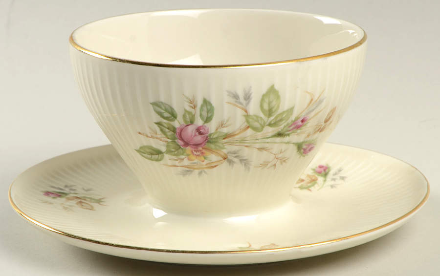 07470 (Coupe, Cream) Round Gravy Boat/Attached Underplate by Thomas-1