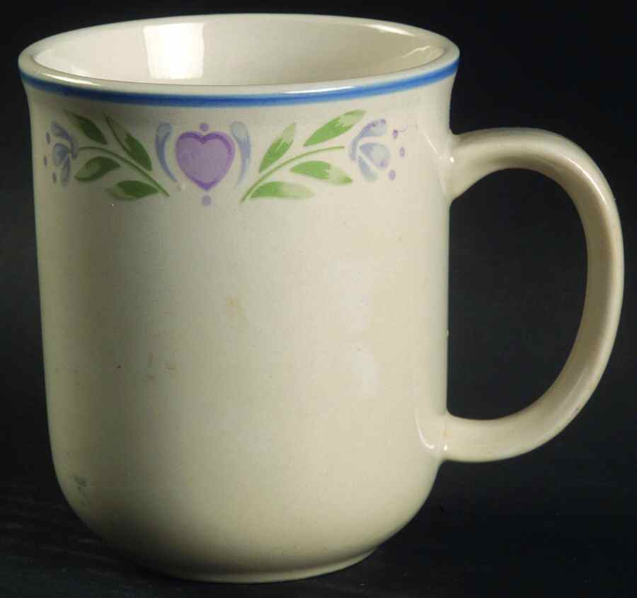 Laurel Hearts Mug by Tienshan-1