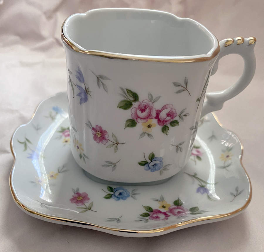 Victoria Flat Cup & Saucer Set by Takahashi-1