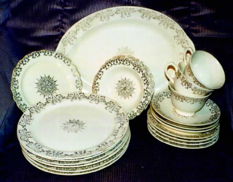 TST453 Dinner Plate by Taylor, Smith & Taylor (Ts&T)-1