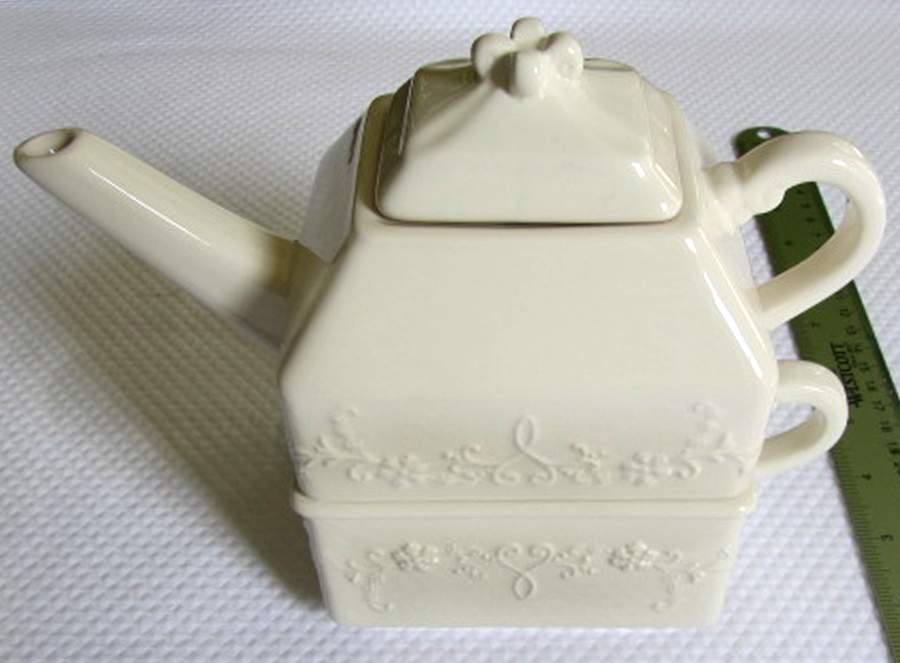 Lace White Individual Teapot & Lid with Cup by Tracy Porter-1