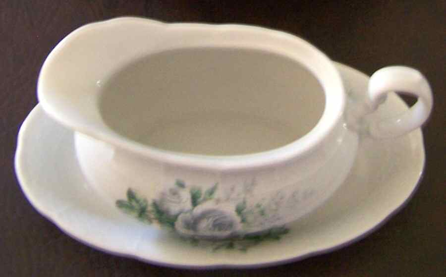 THU192 Gravy Boat & Underplate by Thun-1