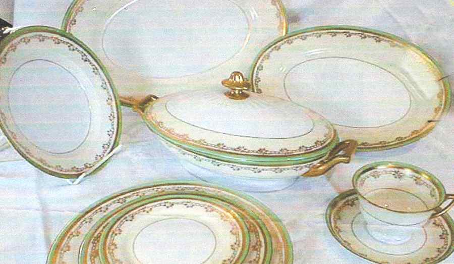 THO198 Oval Covered Vegetable by Thomas-1