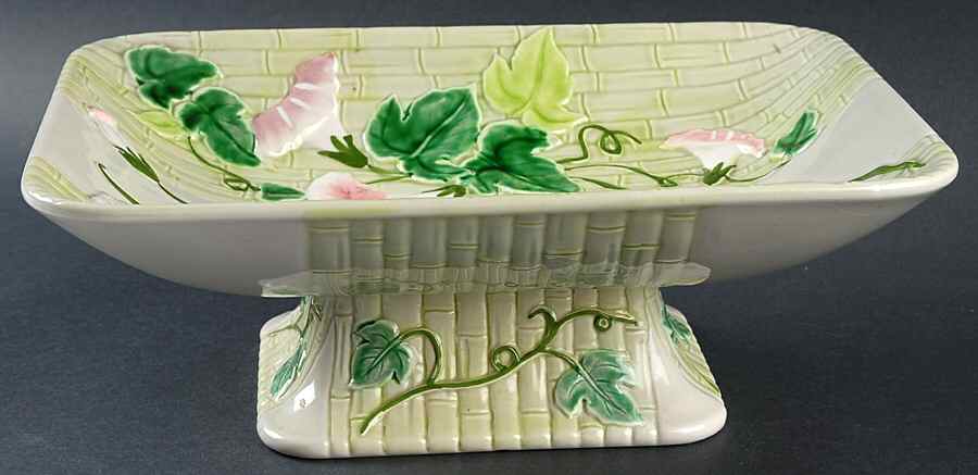 Morning Glory Rectangular Footed Tray by Toyo-1