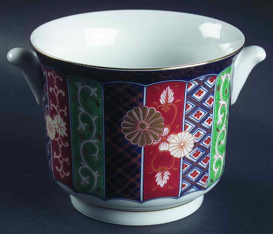 Empress Small Cachepot by Takahashi-1