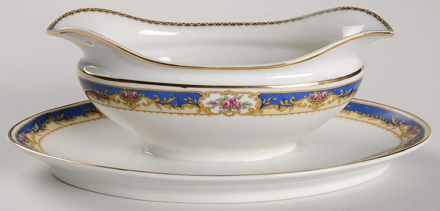 TRV303 Gravy Boat with Attached Underplate by Tressemanes & Vogt-1