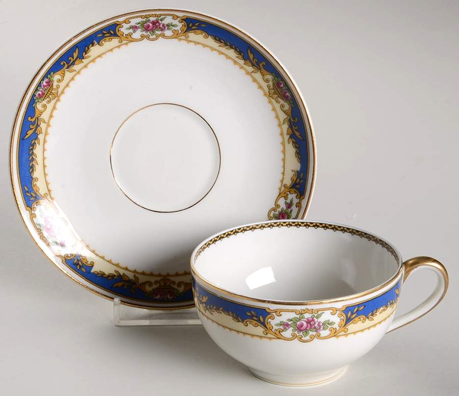 TRV303 Flat Cup & Saucer Set by Tressemanes & Vogt-1