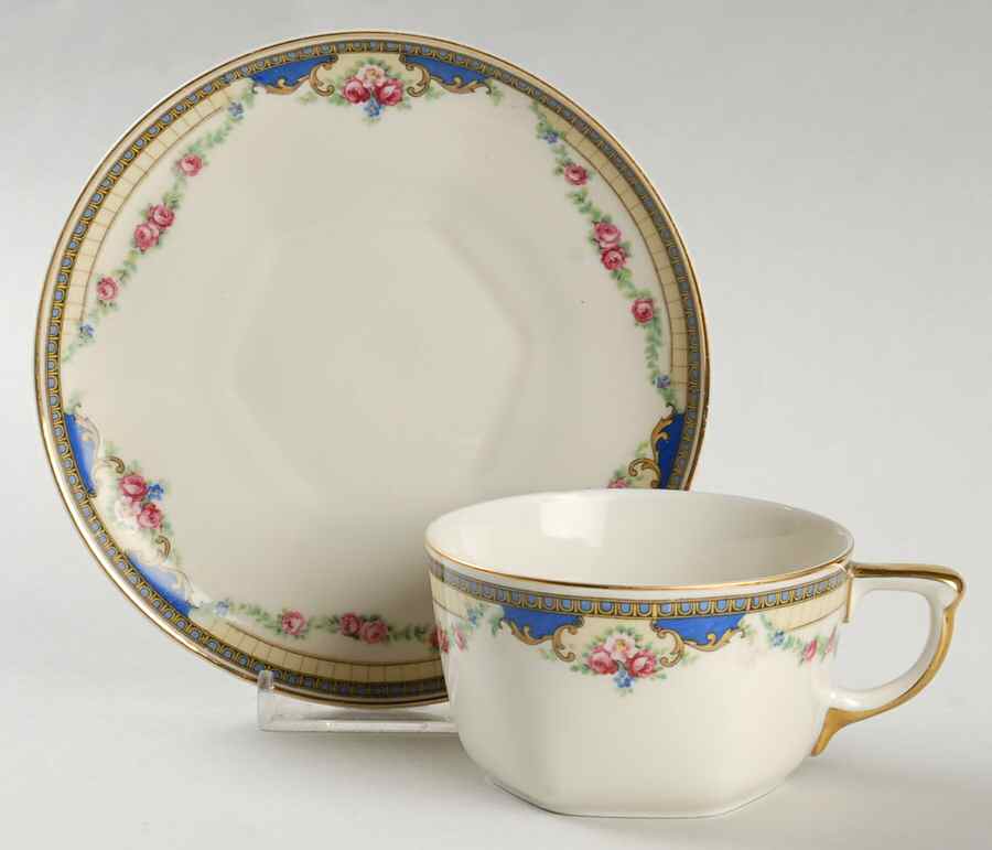 Premier (Multisided) Flat Cup & Saucer Set by Thun-1